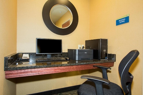 Cobblestone Inn & Suites - Corry image 1