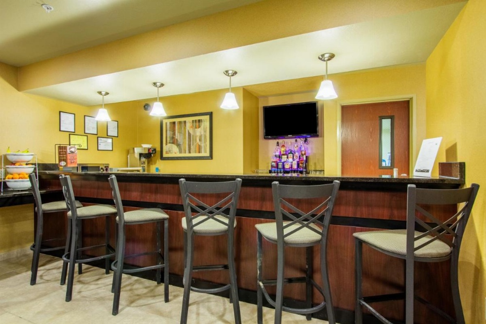 Cobblestone Inn & Suites - Corry Image 11